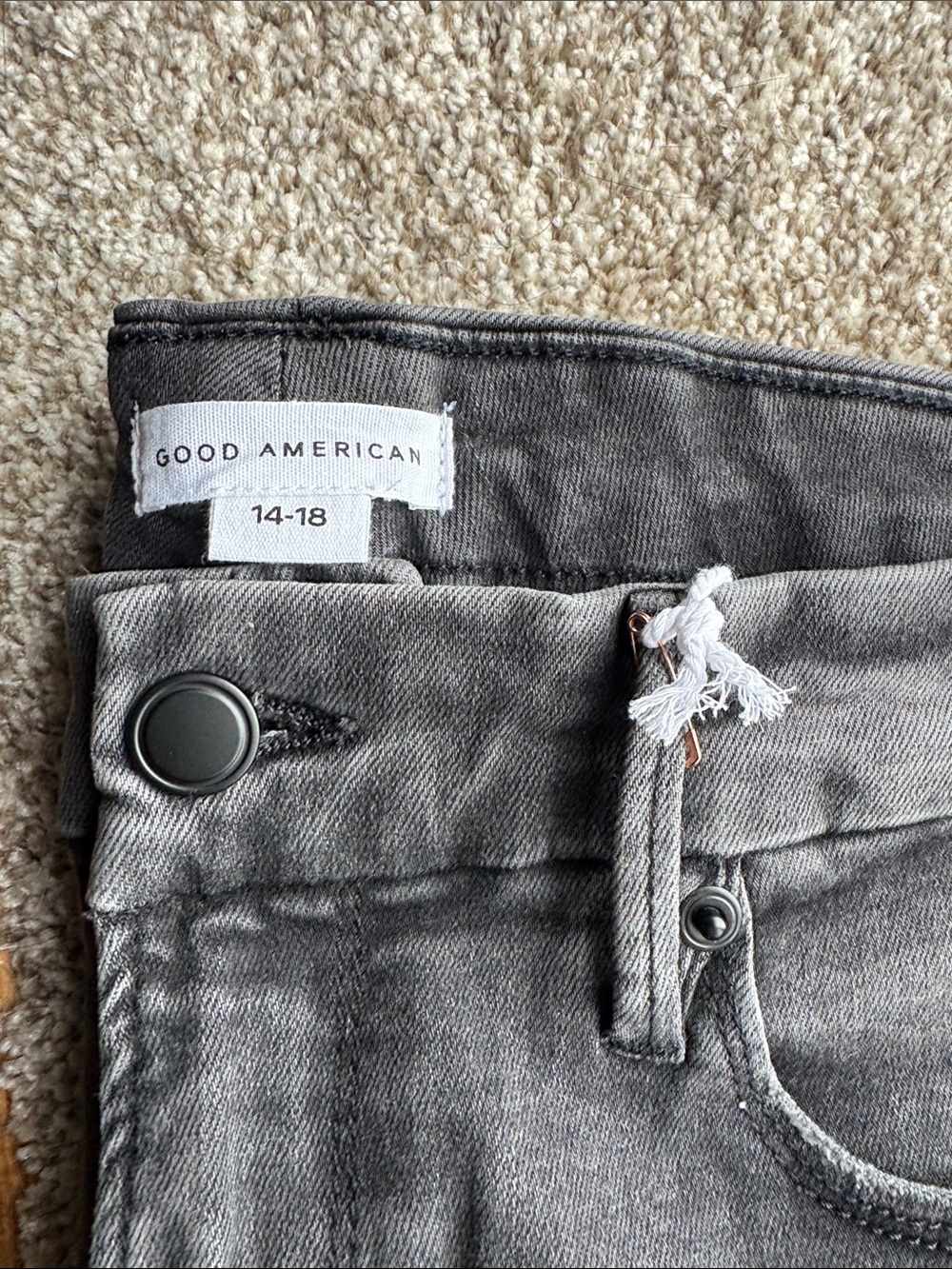 Good American Good Legs Skinny Jeans in Black Wash - Picture 3 of 4
